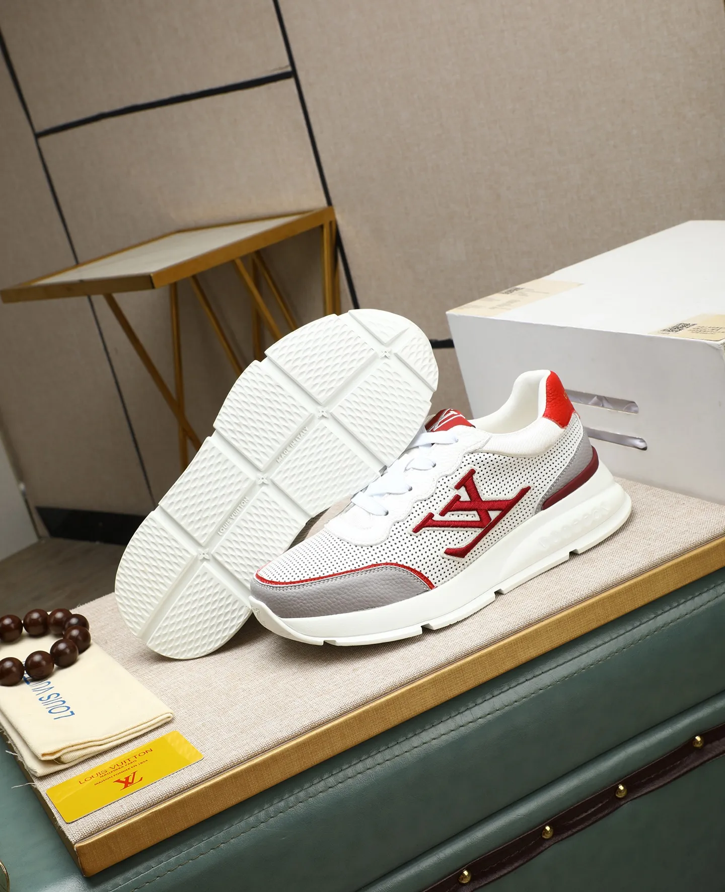 Men's shoes 💰460 📛📛【LOUIS VUITTON】Louis Vuitton official website synchronized new products 👟Milan fashion catwalk style 🇰🇾🇰🇾LV family logo, celebrity style, a must-have for fashionistas ⚠️First-layer calfskin ➕Genuine leather lining ➕Official website original version special outsole 👞Number 38-44